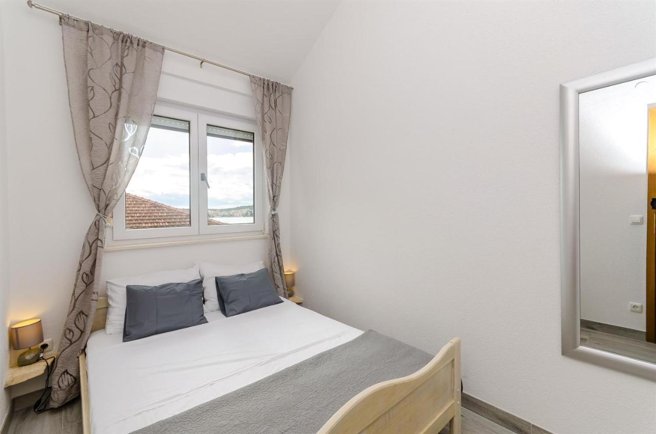 Apartments Marina トロギール エクステリア 写真