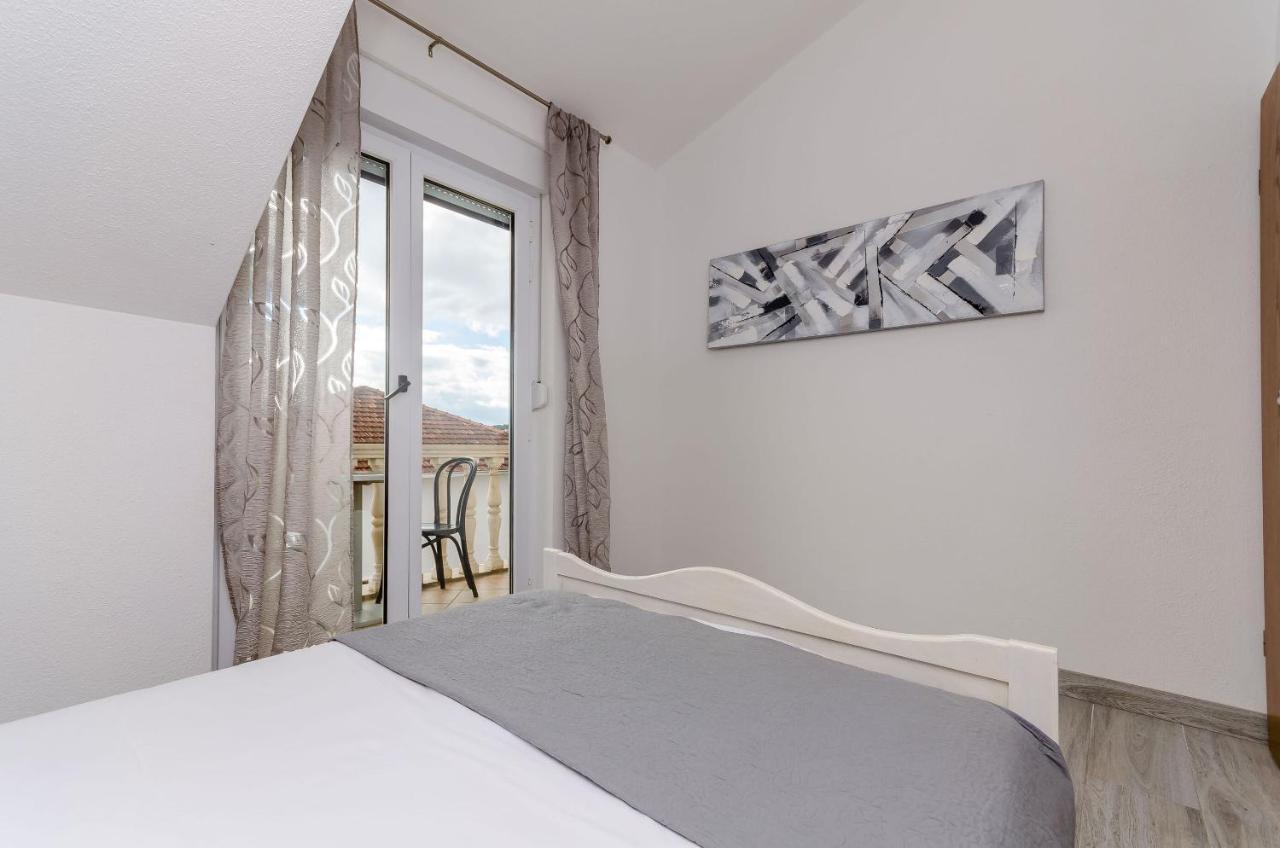 Apartments Marina トロギール エクステリア 写真