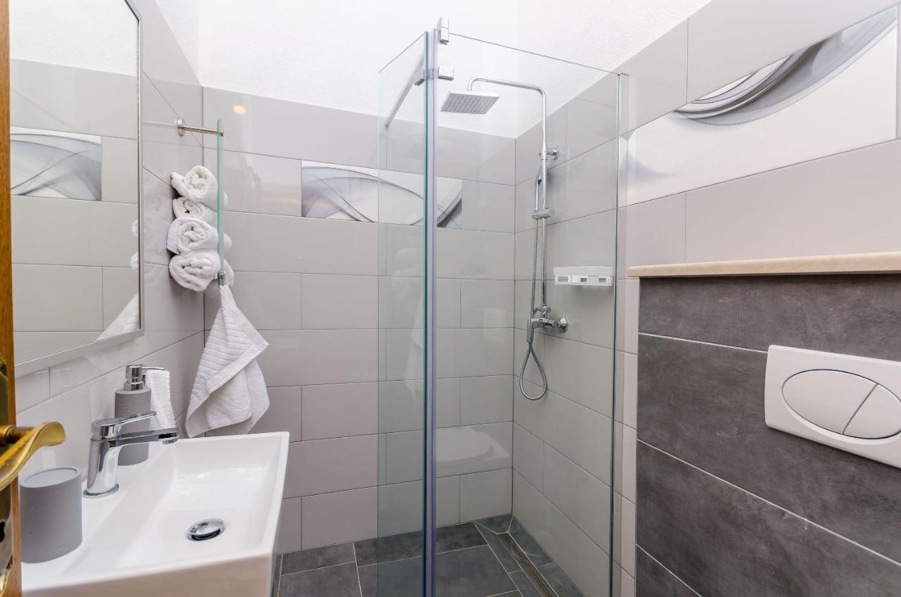 Apartments Marina トロギール エクステリア 写真
